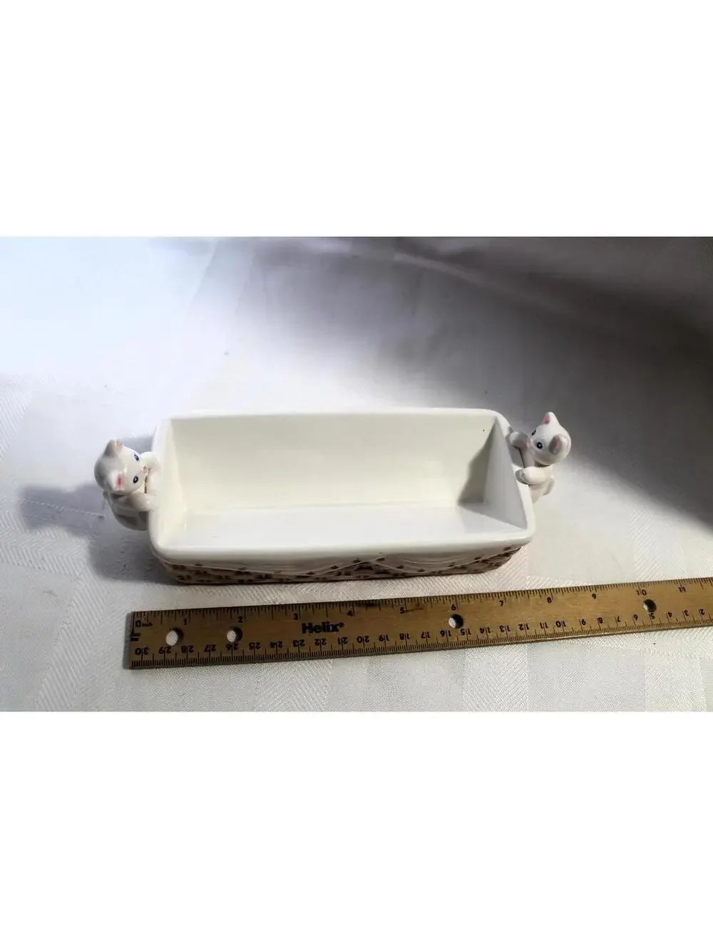 Kitschy Mid-Century Kitty Cracker Server